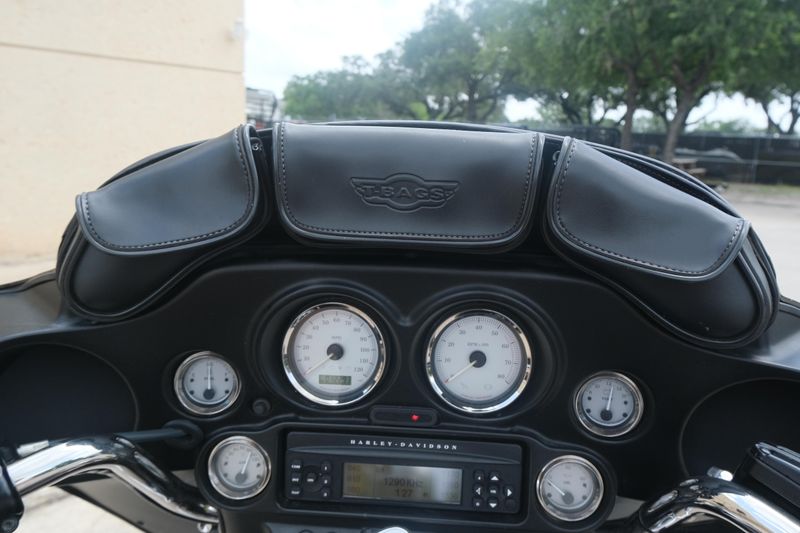 2011 HARLEY STREET GLIDE PURPLE Image 23