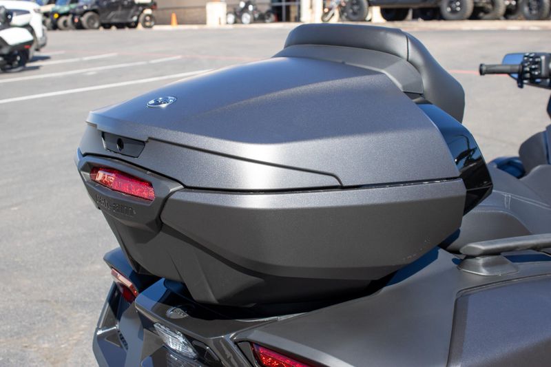 NEW 2026 CAN-AM SPYDER RT LIMITED Image 17