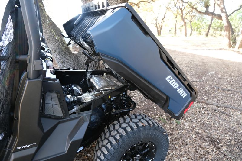 2025 Can-Am DEFENDER MAX XT HD10 DUSTY NAVYImage 5