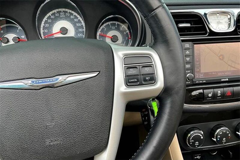 Used 2012 Chrysler 200 LimitedImage 19