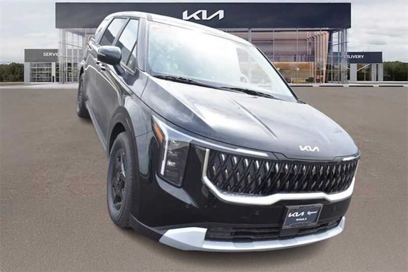 2025 Kia Carnival LXSImage 9
