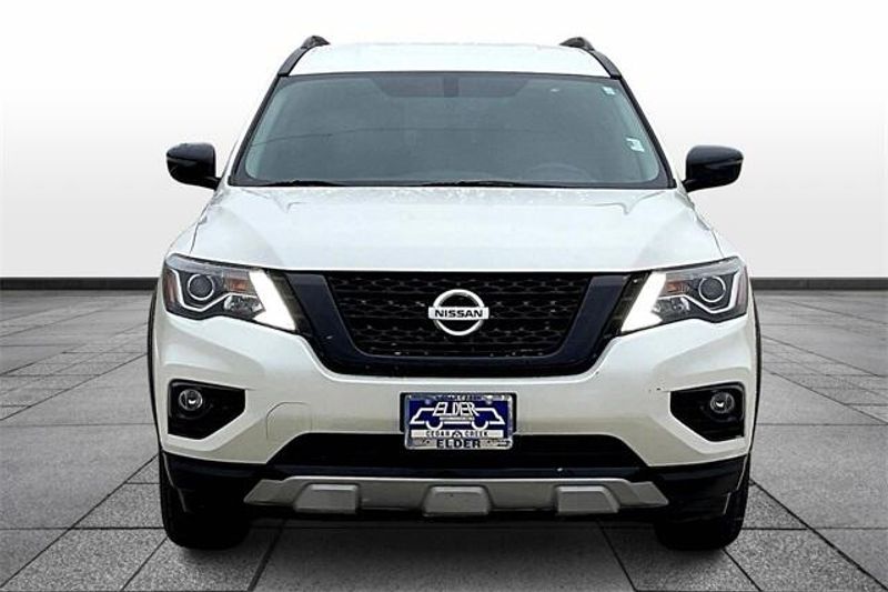 2020 Nissan Pathfinder SVImage 3