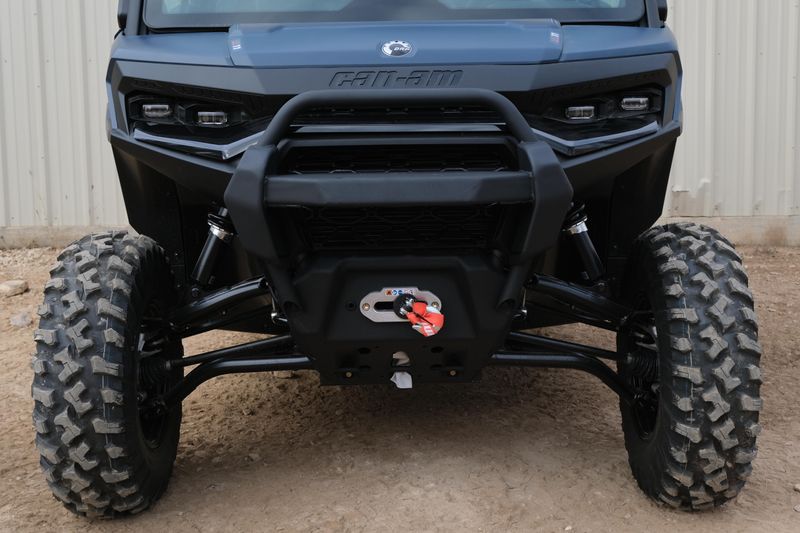 NEW 2026 CAN-AM DEFENDER MAX XT CAB HD11 WITH 1025 INCH TOUCHSCREEN Image 9