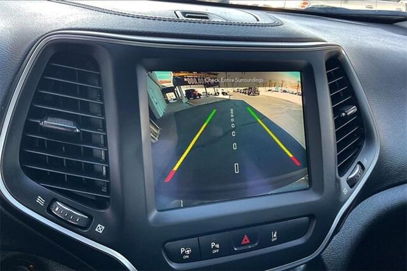 Used 2023 Jeep Cherokee AltitudeImage 21