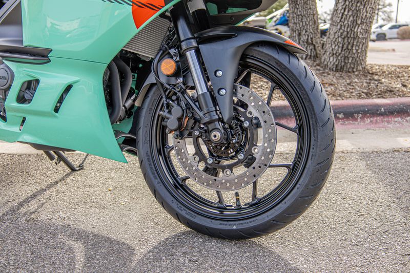 NEW 2026 YAMAHA YZFR3 ABS Image 13