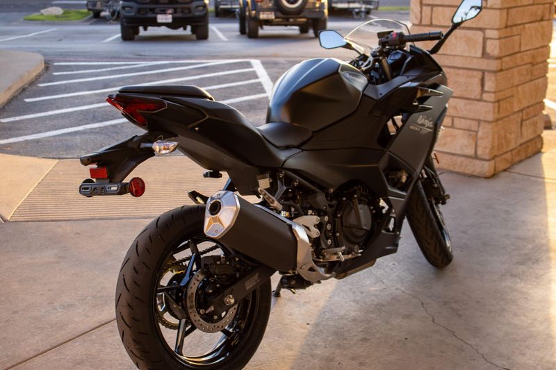 NEW 2026 KAWASAKI NINJA 500 ABS Image 4