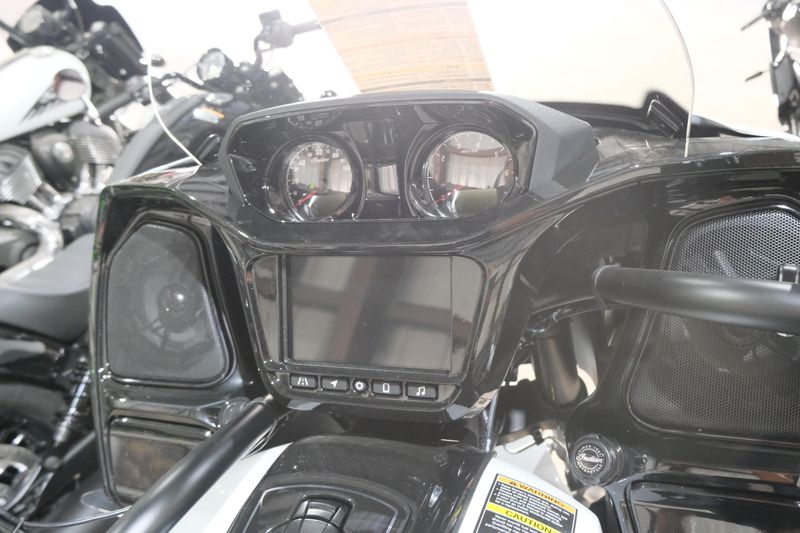 NEW 2025 INDIAN MOTORCYCLE PURSUIT DARK HORSE Image 10