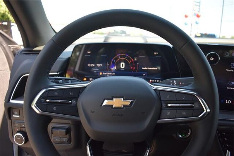 New 2025 Chevrolet Suburban PremierImage 34