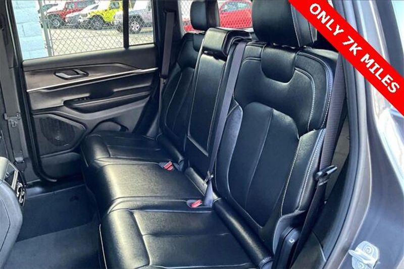 Used 2025 Jeep Grand Cherokee LimitedImage 25