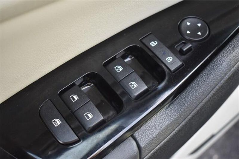 New 2025 Kia Sportage EXImage 19