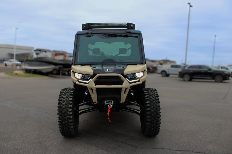 2025 Can-Am DEFENDER MAX LIMITED CAB HD10 DESERT TAN AND STEALTH BLACKImage 2