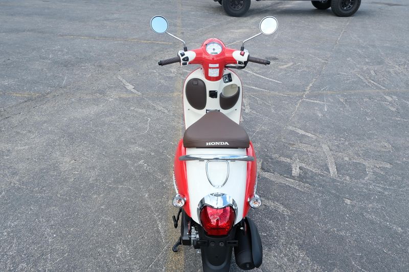 NEW 2025 HONDA METROPOLITAN Image 4