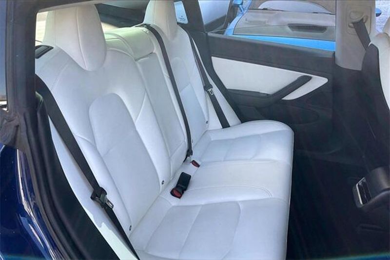 2018 Tesla Model 3 Image 26