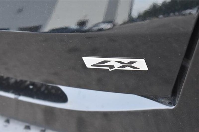 New 2025 Kia Sorento EXImage 17