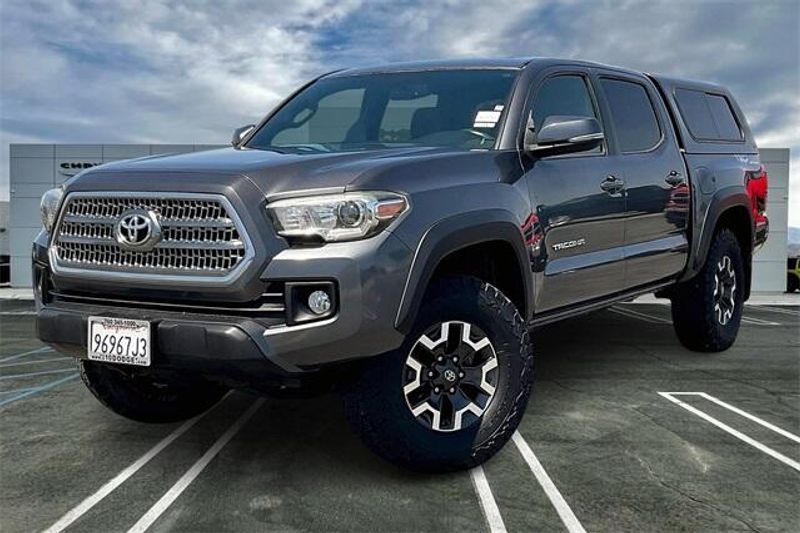 2017 Toyota Tacoma TRD Off-RoadImage 1
