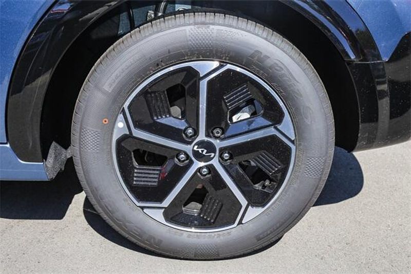 New 2025 Kia Niro SXImage 25