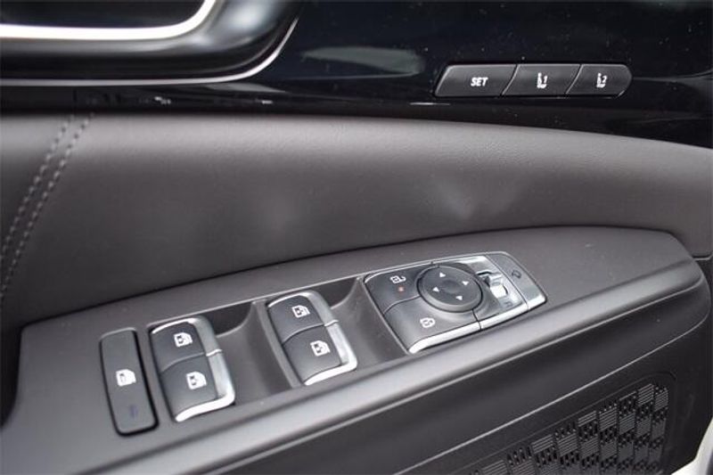 2025 Kia Carnival Hybrid SX PrestigeImage 25