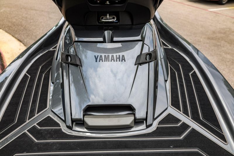 2025 Yamaha FX HO WITH AUDIO TITAN AND CARBON Image 16