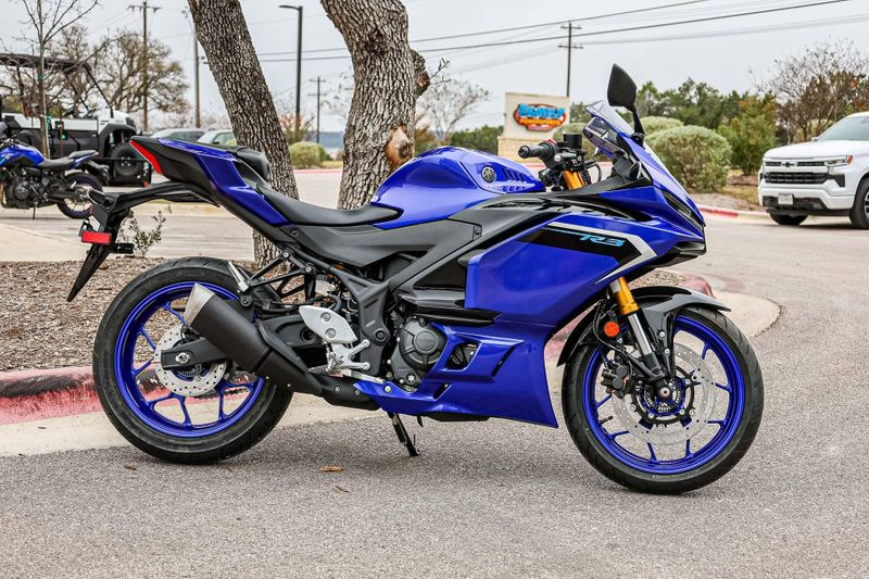 2025 Yamaha YZFR3 ABS TEAM BLUE Image 15