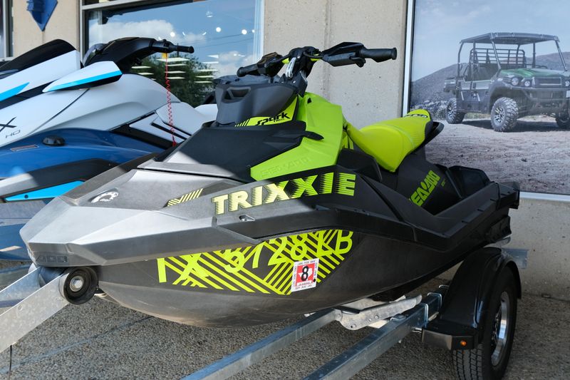 USED 2023 SEADOO SPARK TRIXX 3-UP ROTAX 900 HO ACE IBR Image 3