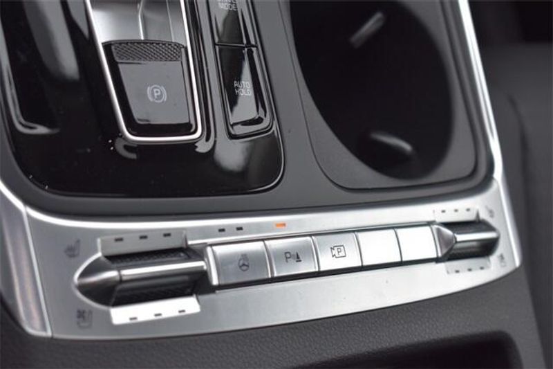 2025 Kia Carnival Hybrid SX PrestigeImage 30