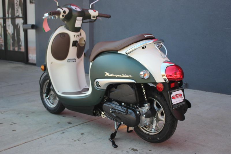 2024 Honda Metropolitan Image 4