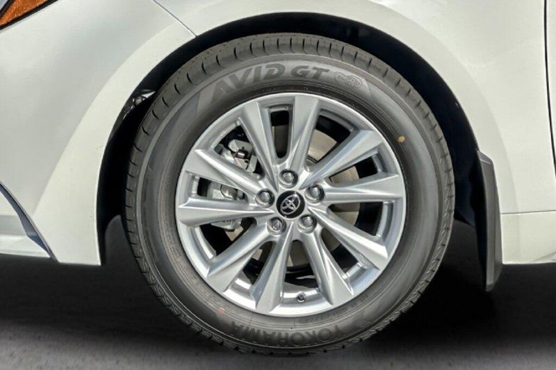 New 2027 Toyota Corolla Hybrid LEImage 29