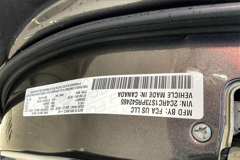 2023 Chrysler Pacifica Hybrid LimitedImage 4