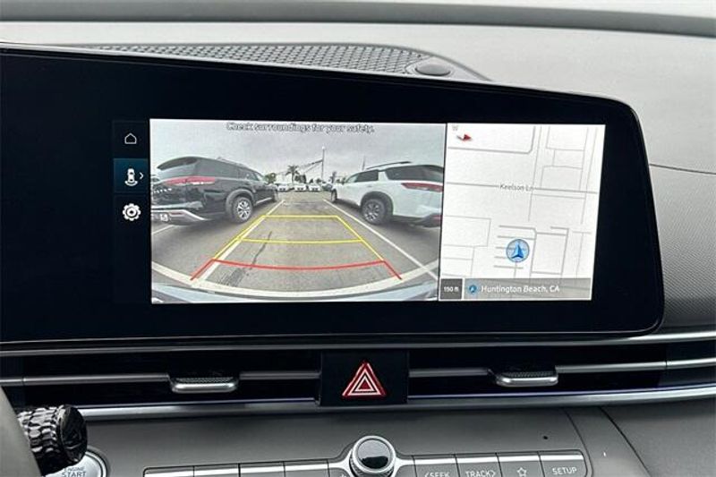 Used 2024 Hyundai Elantra SELImage 17