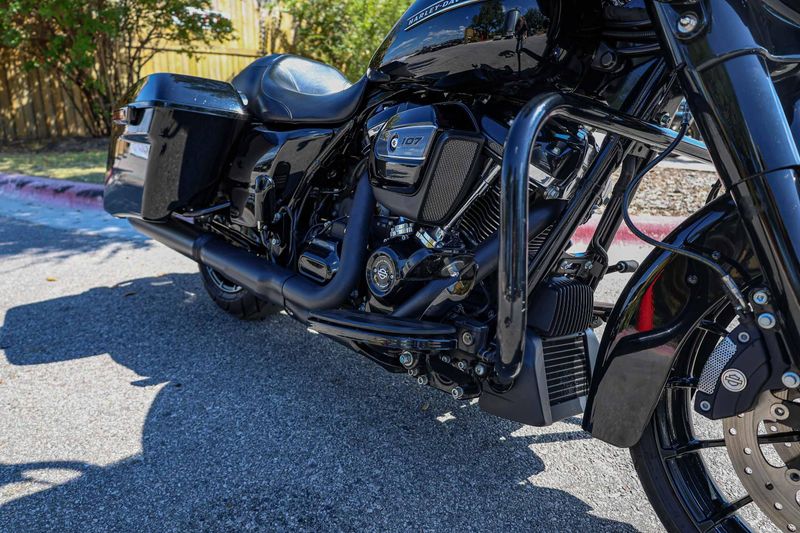 USED 2018 HARLEY STREET GLIDE SPECIAL Image 13