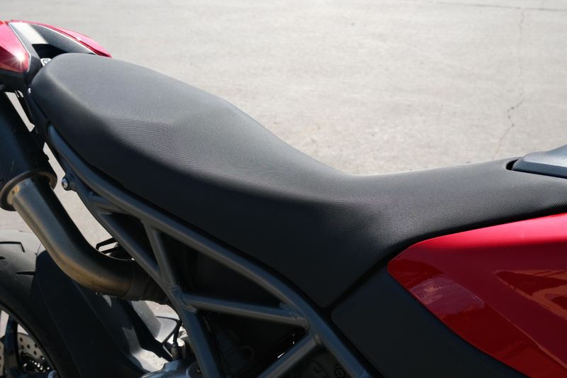 USED 2021 DUCATI HYPERMOTARD 950 Image 15
