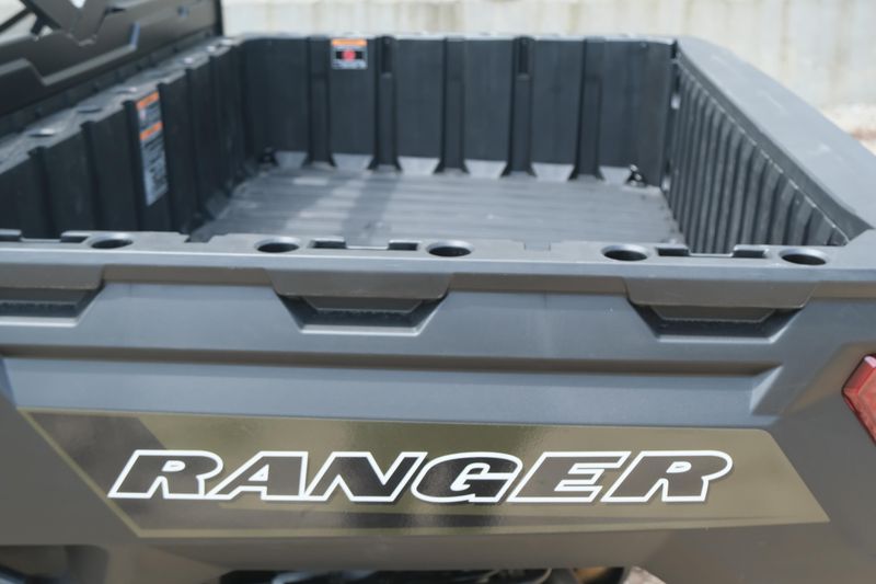 2025 Polaris RANGER 1000 EPS SAGE GREEN Image 14