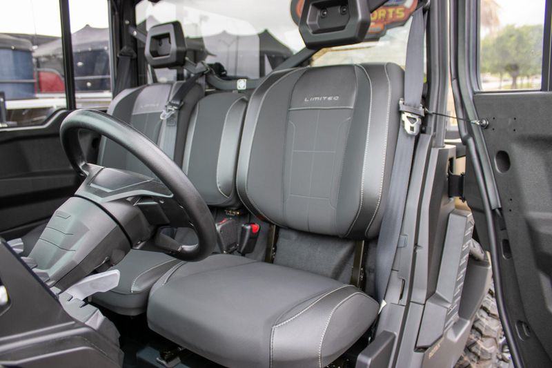 NEW 2026 CAN-AM DEFENDER LIMITED CAB HD11 Image 13