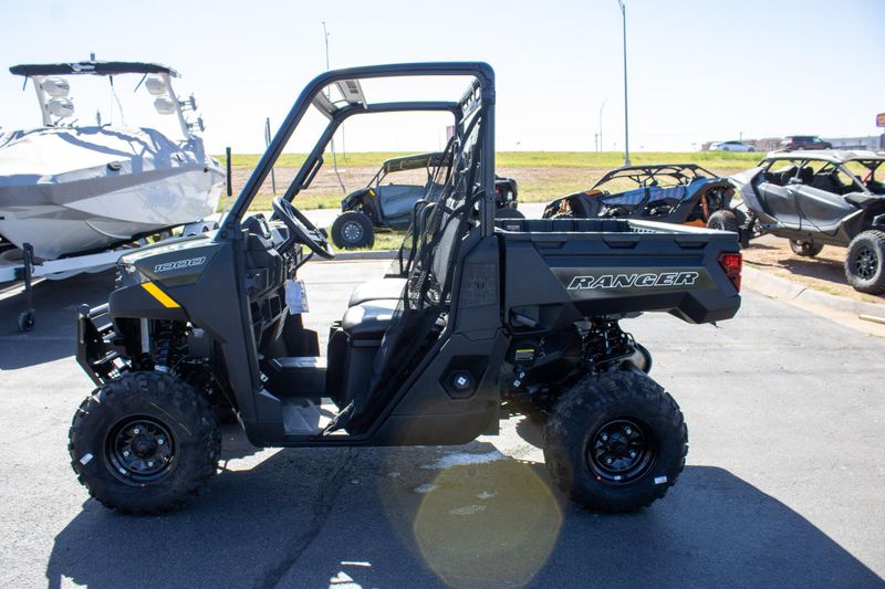 NEW 2025 POLARIS RANGER 1000 EPS Image 4