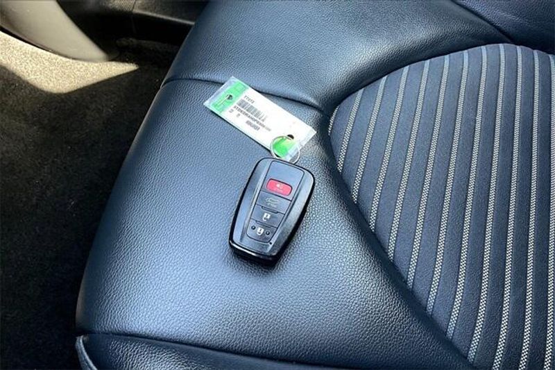 Used 2023 Toyota Highlander XSEImage 11