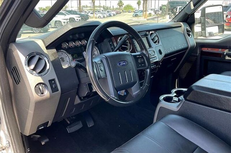 2009 Ford F-350 LariatImage 14