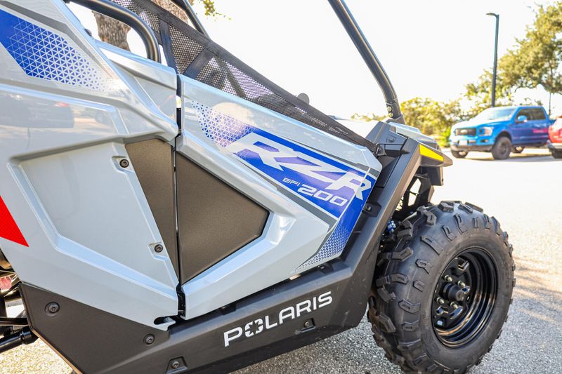 2025 Polaris RZR 200 EFI  STORM GRAY  BLUEImage 4