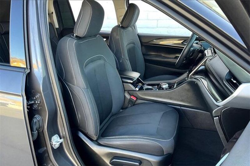 2023 Jeep Grand Cherokee LaredoImage 6