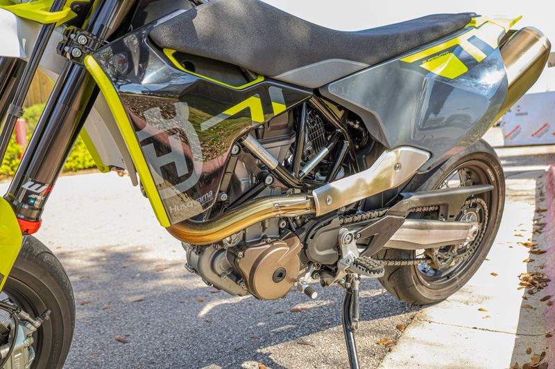 USED 2023 HUSQVARNA SUPERMOTO 701 Image 16
