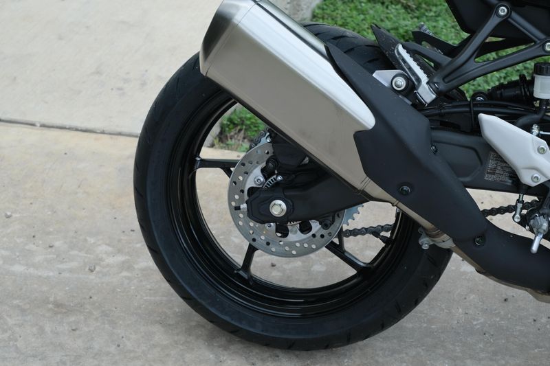 New 2025 Kawasaki NINJA ZX4R ABS METALLIC SPARK BLACK Image 16