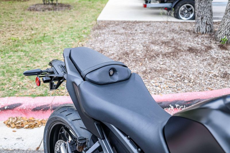 NEW 2025 YAMAHA MT09 Image 13