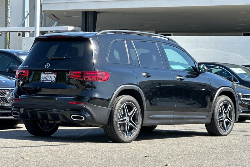 Used 2024 Mercedes-Benz GLB 250Image 4