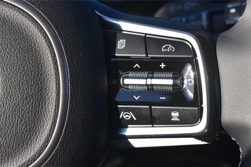 2025 Kia Sorento SXImage 26