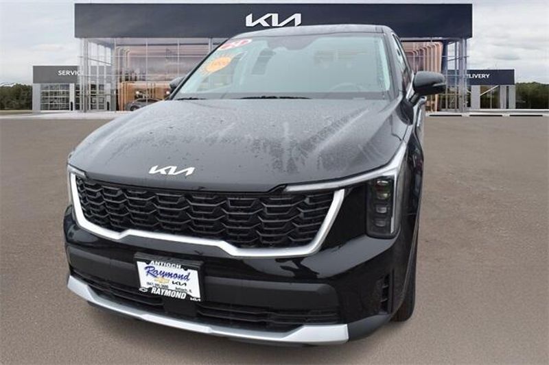 2024 Kia Sorento LXImage 8
