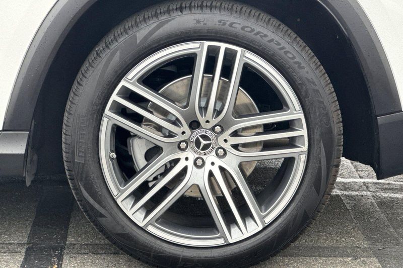 Used 2025 Mercedes-Benz GLS 450Image 35