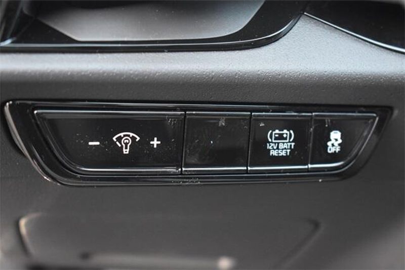 New 2025 Kia Niro EX TouringImage 23