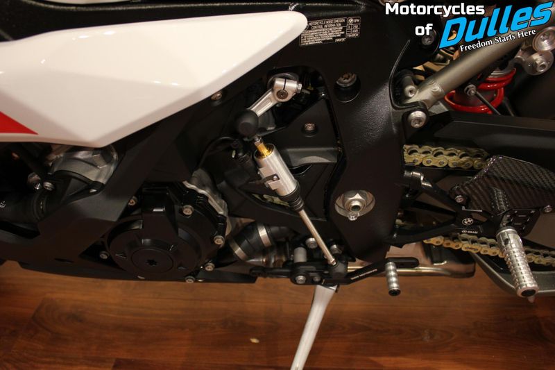 2025 BMW S 1000 RR Image 16