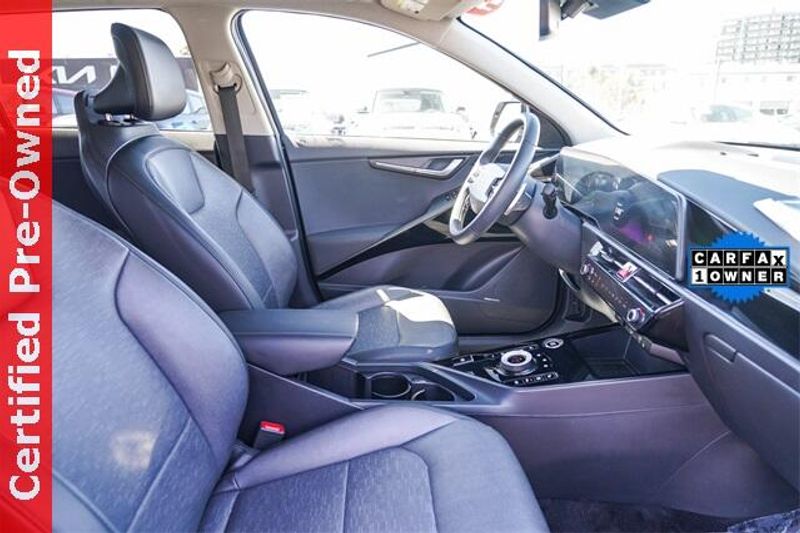 Used 2024 Kia Niro Plug-In Hybrid SXImage 19