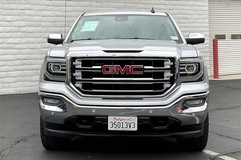 2017 Gmc Sierra 1500 SLT photo 2