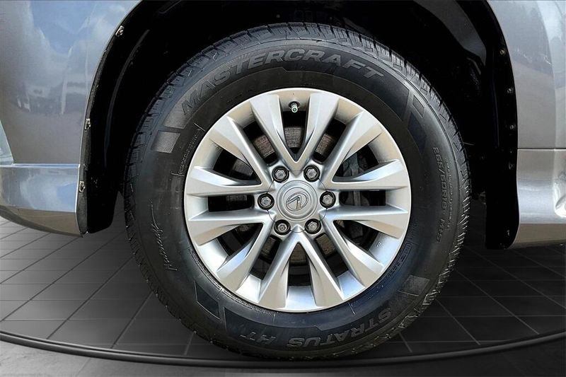2016 Lexus GX 460 photo 8